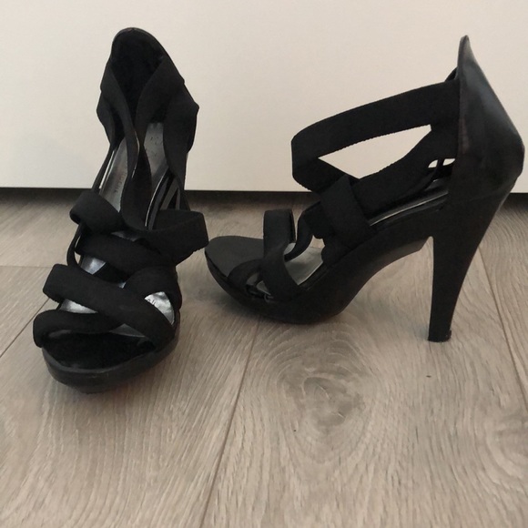 Black laced stilettos - Picture 3 of 4